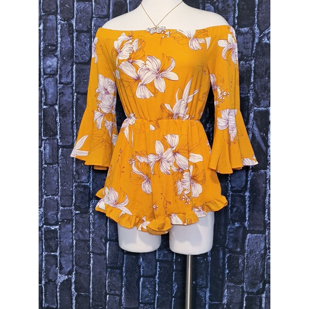 Off The Shoulder Floral Romper Women's Size Large Yellow Bell Sleeve Ruffle Hem